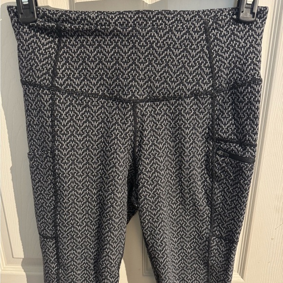 Title Nine Daily Decathlon Running Leggings Black/Gray Size M - Picture 4 of 12